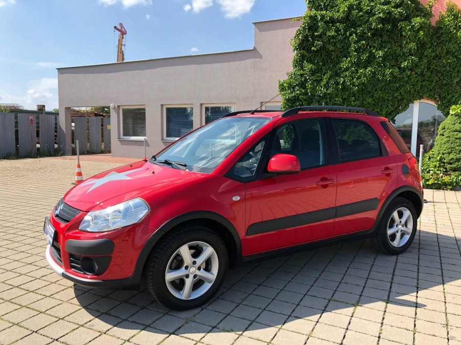 Suzuki Sx4 1.6 Automat •COMFORT•  Keyless Ťažné