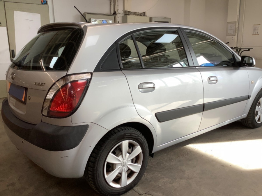 KIA Rio 1.6 Automat EX TOP → Cúvacie senzory 