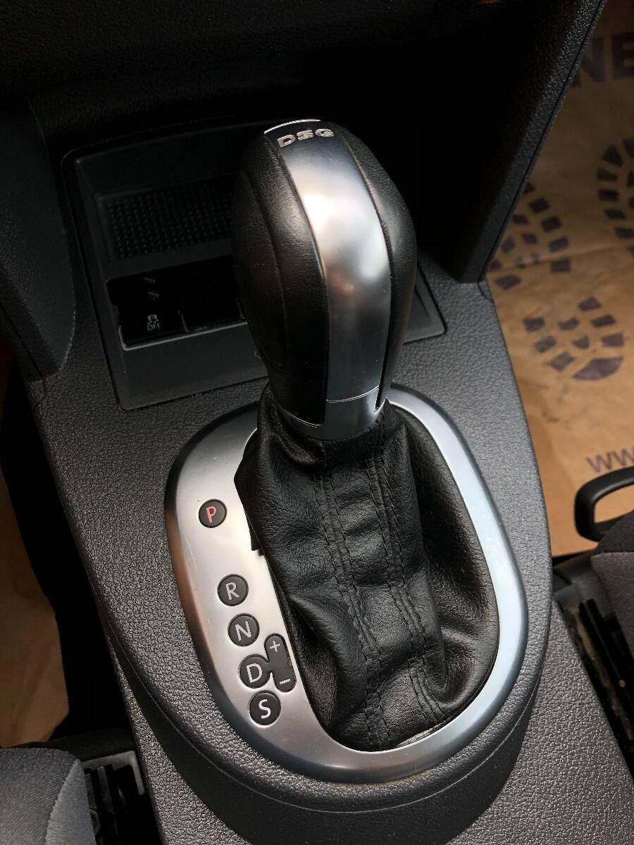 Volkswagen Touran 1.6 TDI DSG •Trendline• 7-miest Ťažné 2014 