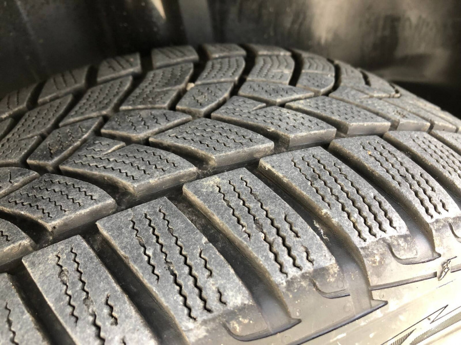 Volkswagen Touran 1.6 TDI DSG •Trendline• 7-miest Ťažné 2014 