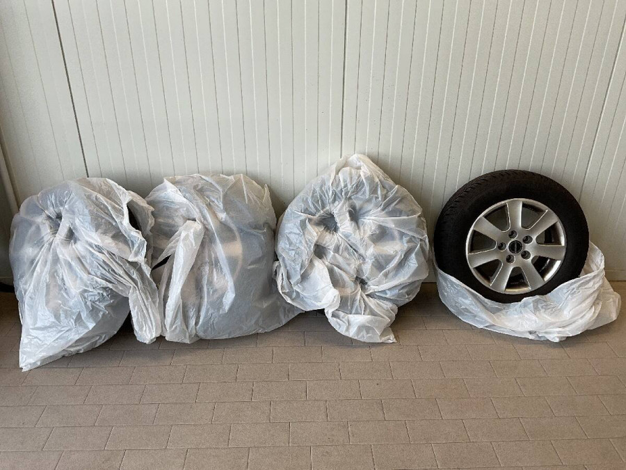 Volkswagen Golf Plus 2.0TDI DSG HIGHLINE 2011 + Sezónne prezutie