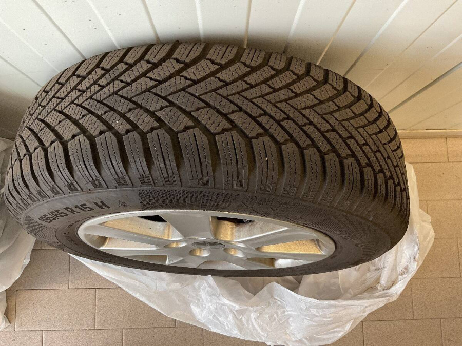 Volkswagen Golf Plus 2.0TDI DSG HIGHLINE 2011 + Sezónne prezutie