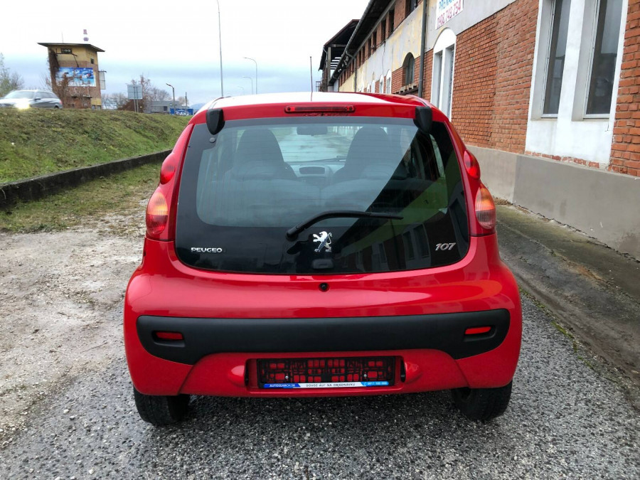 Peugeot 107 1.0 Automat URBAN 1.majiteľ + sezónne prezutie