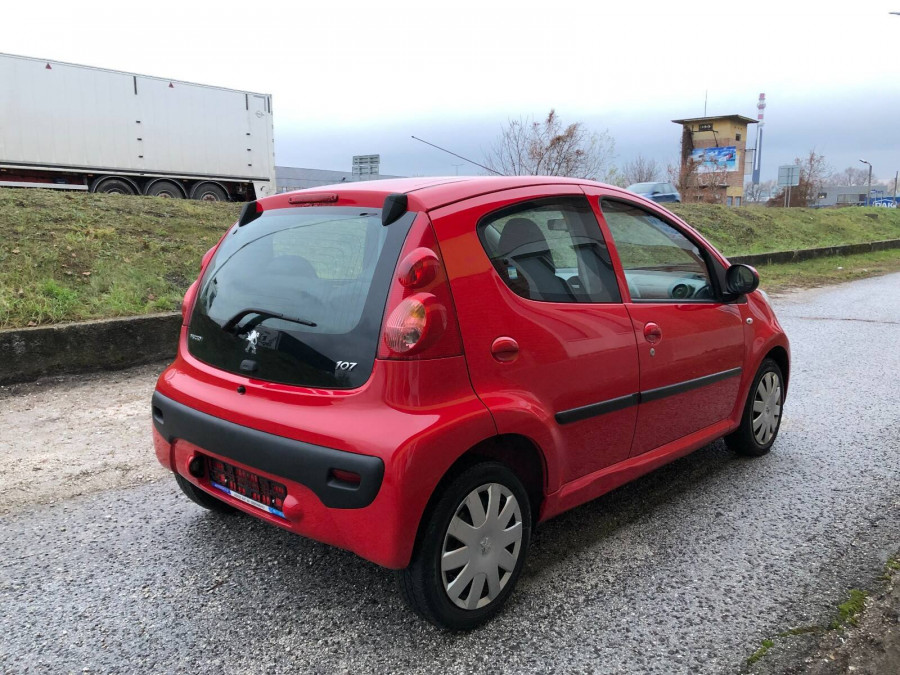 Peugeot 107 1.0 Automat URBAN 1.majiteľ + sezónne prezutie