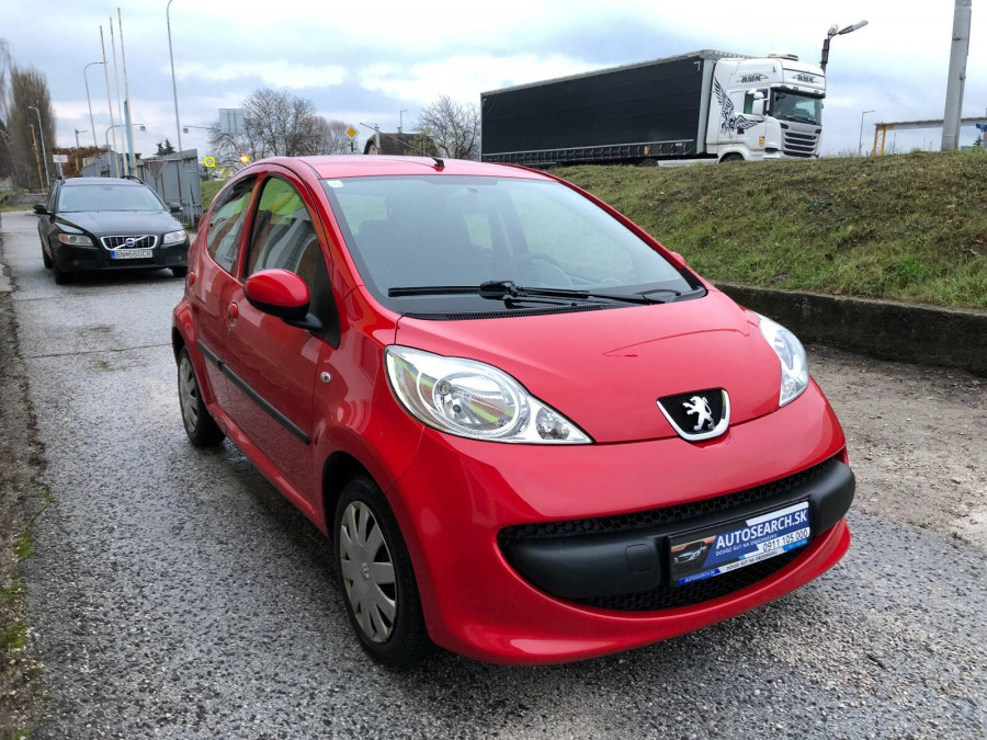 Peugeot 107 1.0 Automat URBAN 1.majiteľ + sezónne prezutie