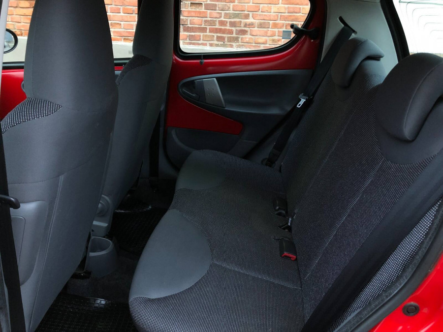 Peugeot 107 1.0 Automat URBAN 1.majiteľ + sezónne prezutie