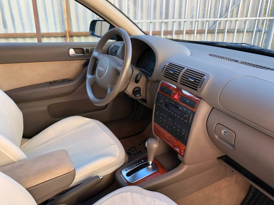 Audi A3 1.6 Automat AMBIENTE 2003