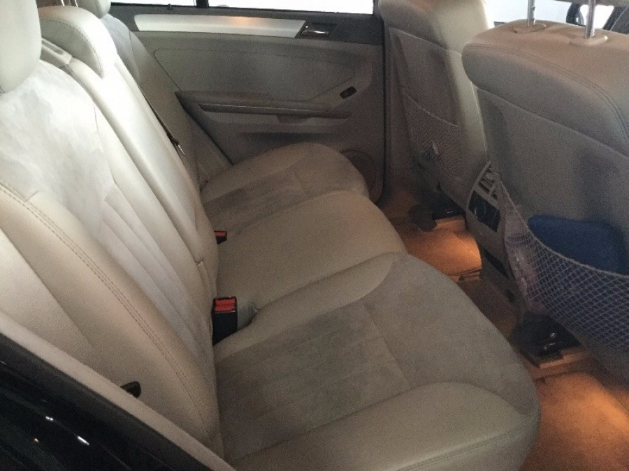 AJ01592_3fa9f45b56759d2227db97c1efa48215